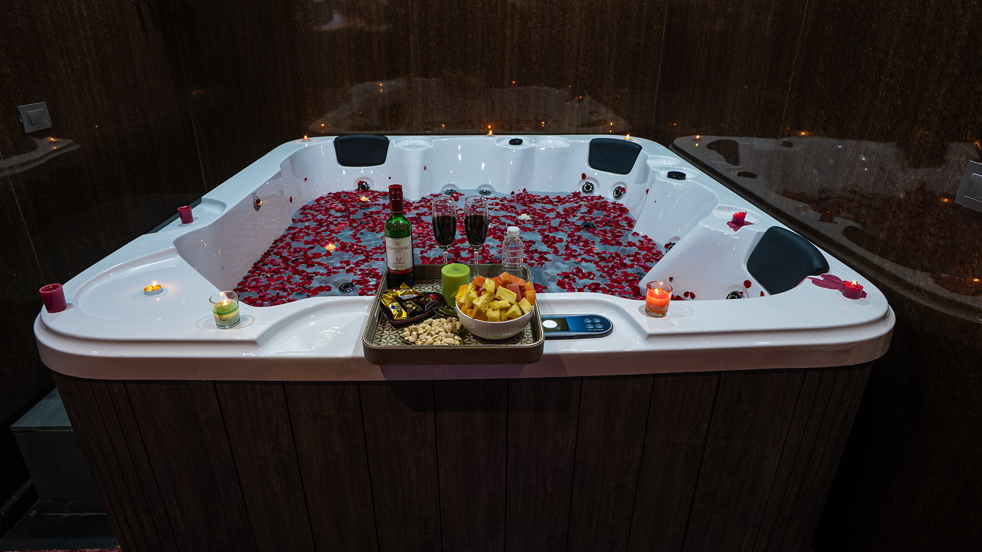 Private jacuzzi